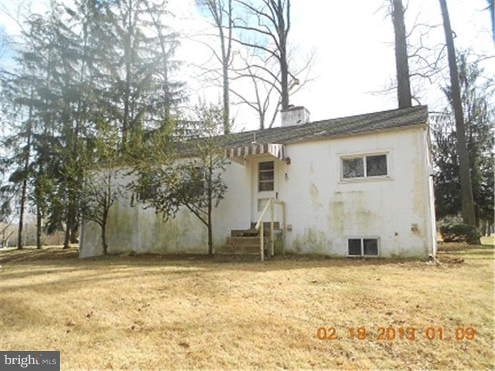 801 West King Road Malvern, PA 19355 - Photo 2 of 16 Exterior Back