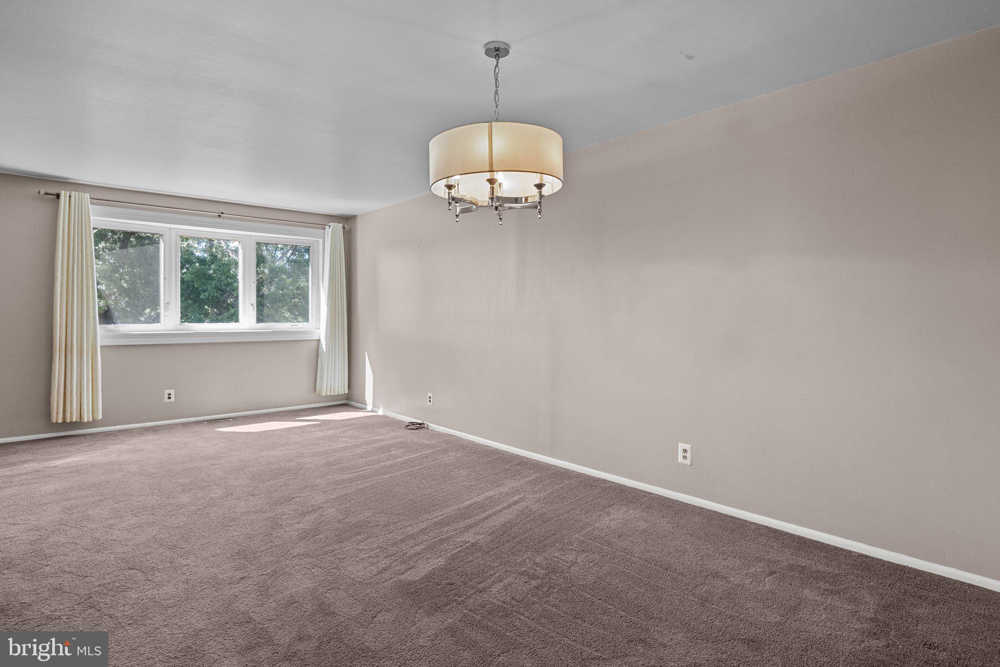 13071 Stevens Road Philadelphia, PA 19116 - Photo 11 of 33