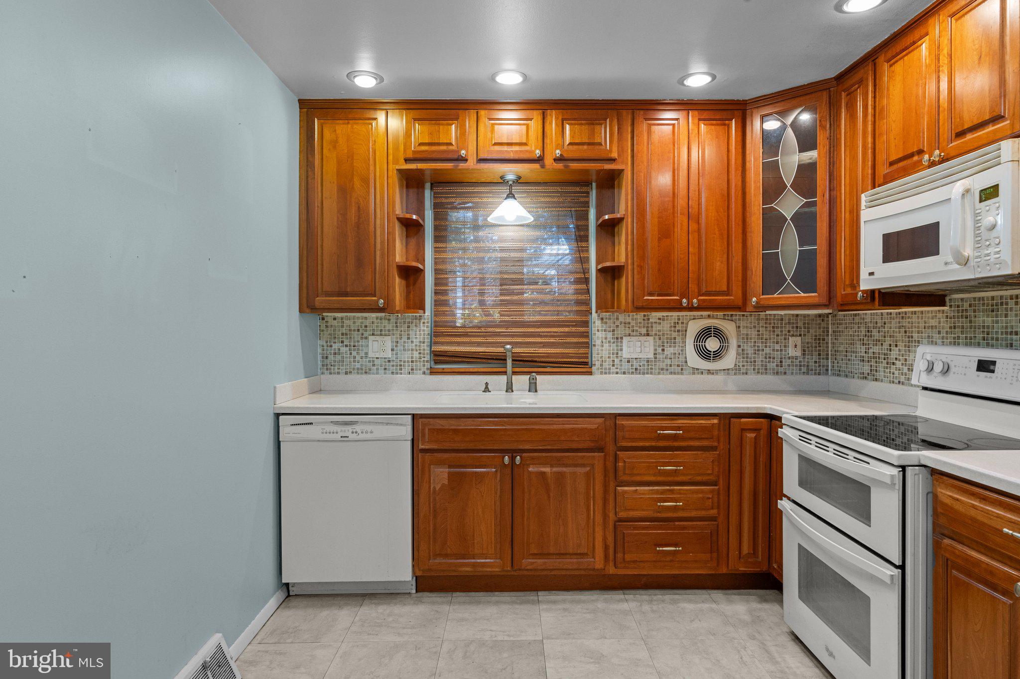 13071 Stevens Road Philadelphia, PA 19116 - Photo 14 of 33