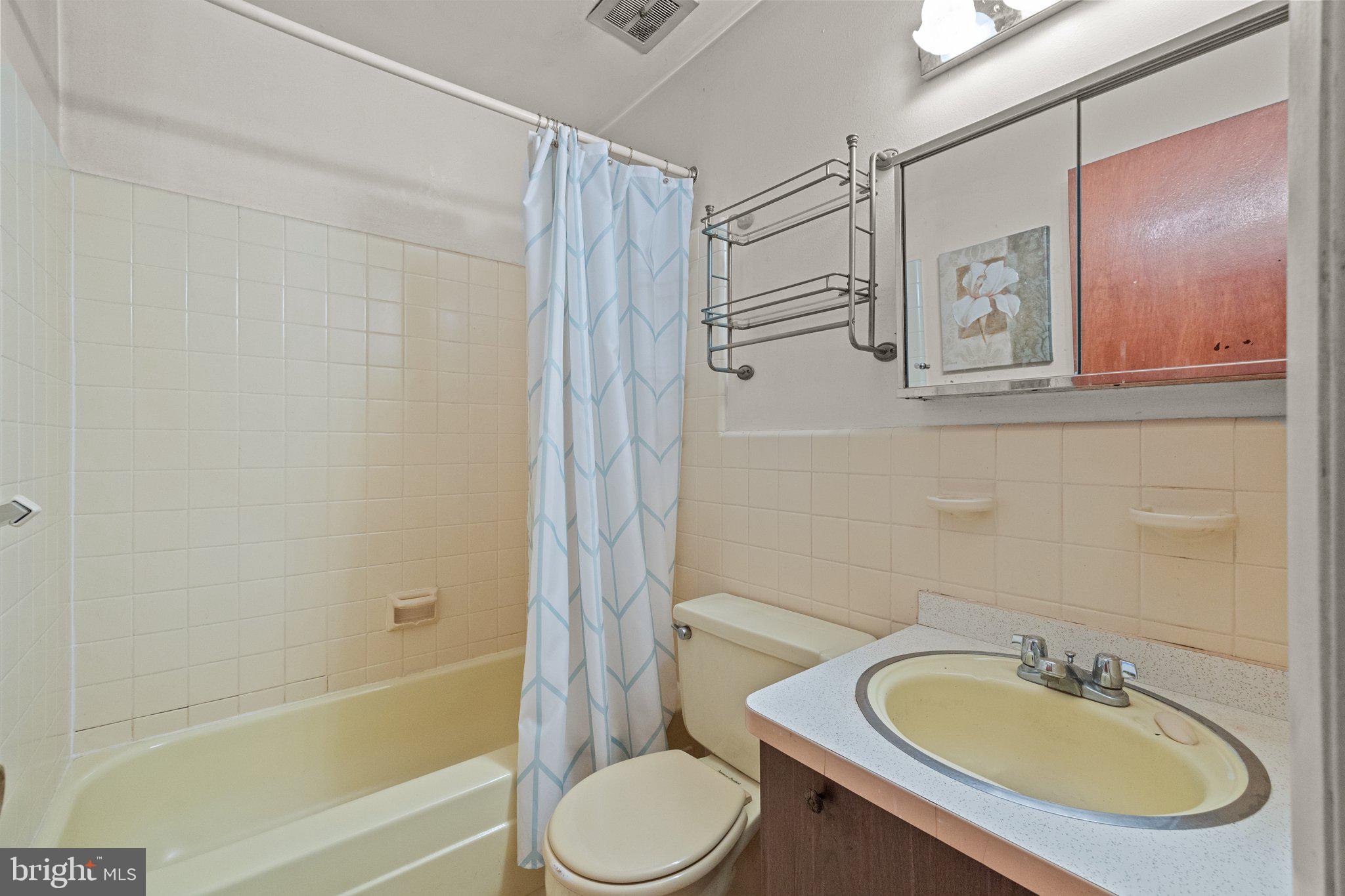 13071 Stevens Road Philadelphia, PA 19116 - Photo 16 of 33