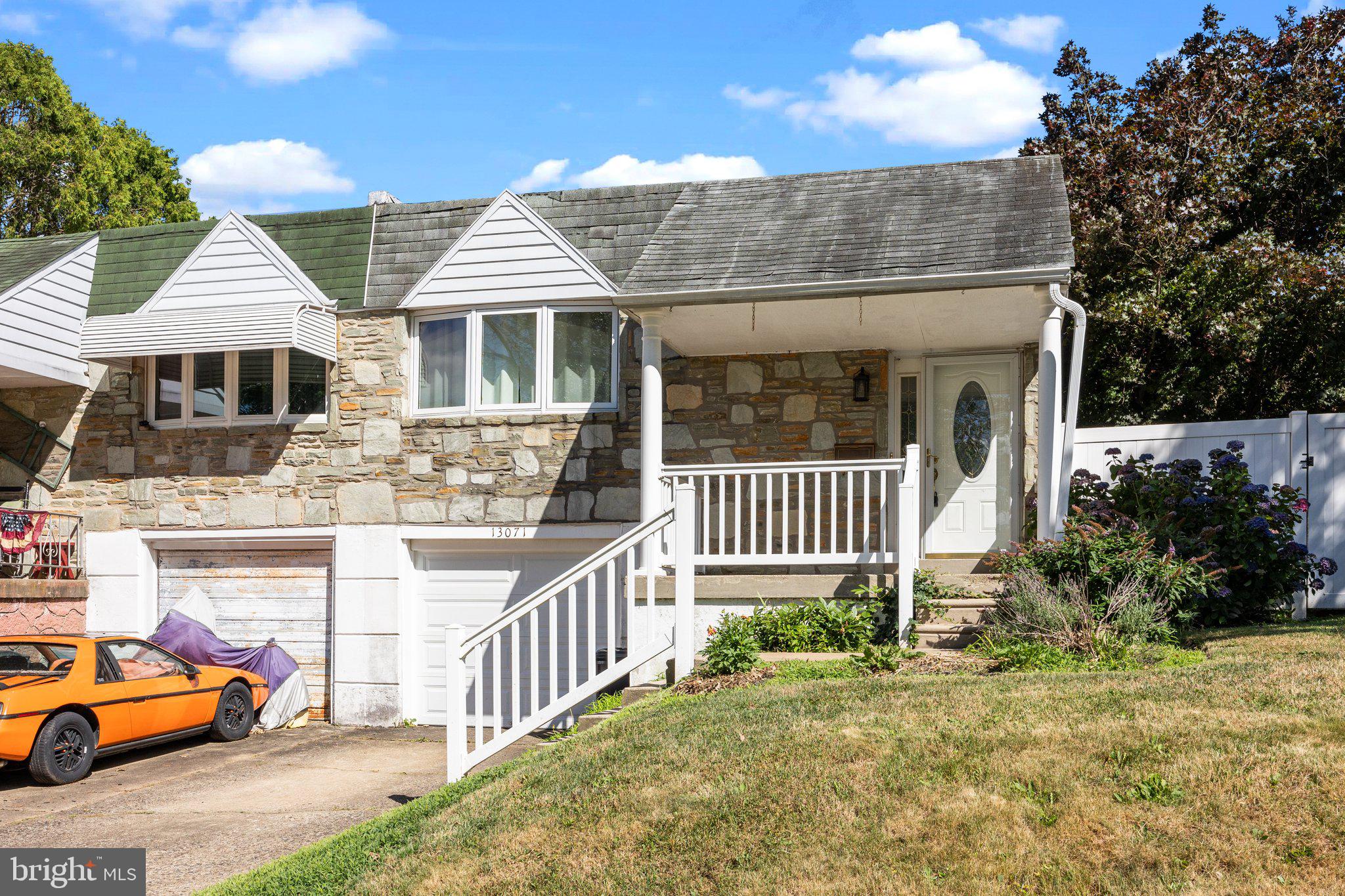 13071 Stevens Road Philadelphia, PA 19116 - Photo 2 of 33