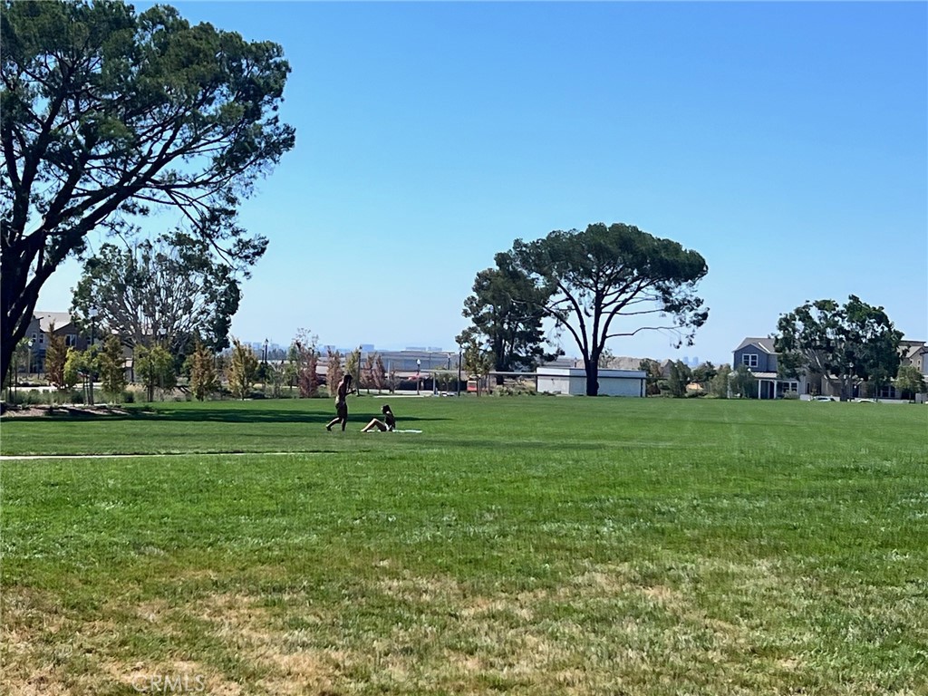 215 Sash Irvine, CA 92618 - Photo 24 of 31 a garden view