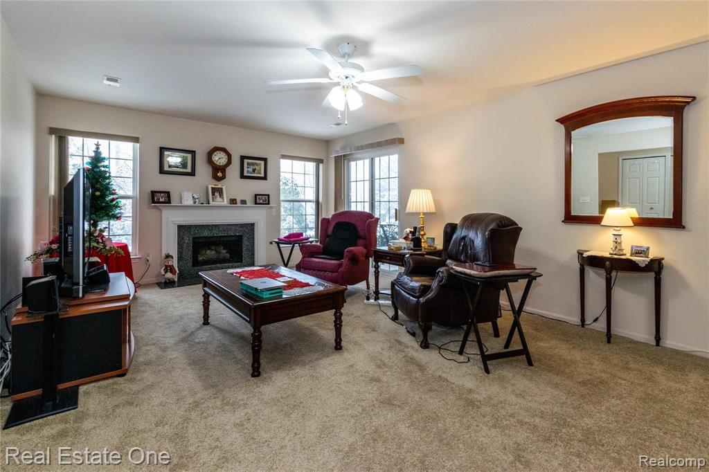 3531 Oakmonte Boulevard Rochester, MI 48306 - Photo 4 of 25