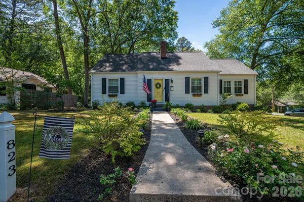 $320,000 | 823 North Laurel Street, Lincolnton, NC 28092