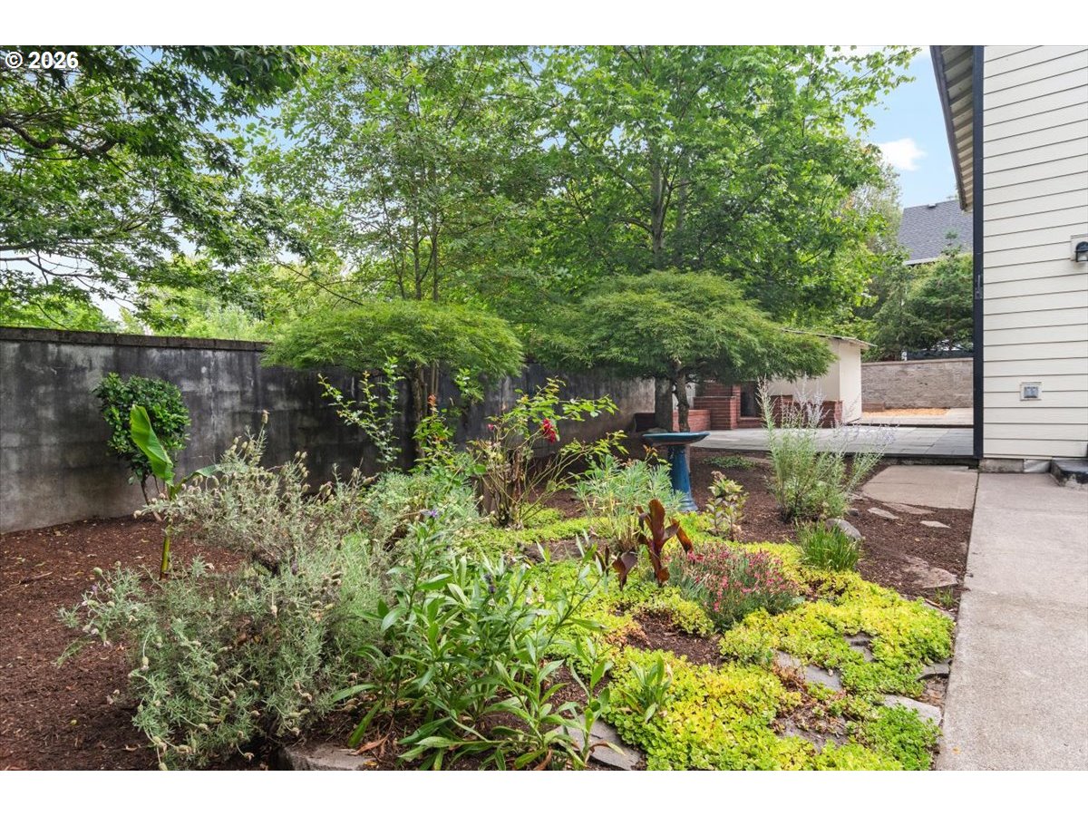 8125 Southwest Pine Street Portland, OR 97223 - Photo 36 of 44