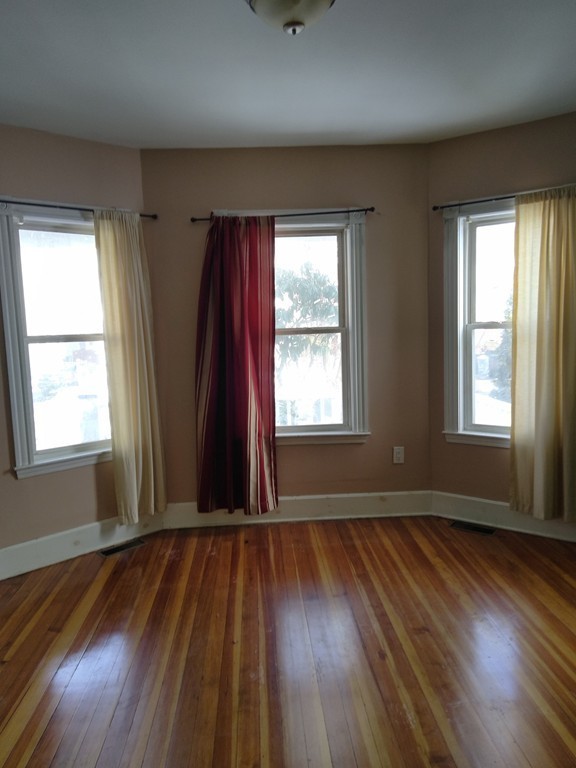 10 Johnston Road Boston, MA 02124 - Photo 6 of 24 Gallery Image 6