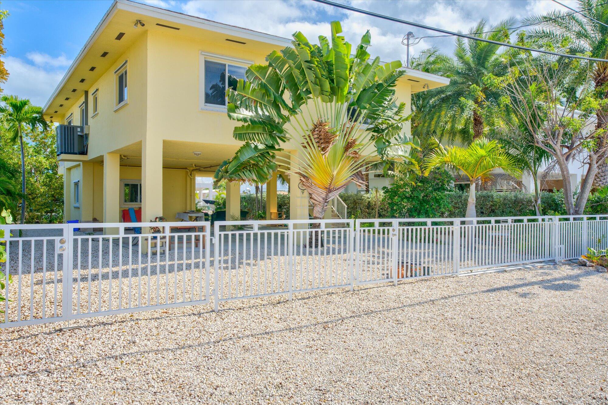 129 Long Key Road Key Largo, FL 33037 - Photo 4 of 21 1