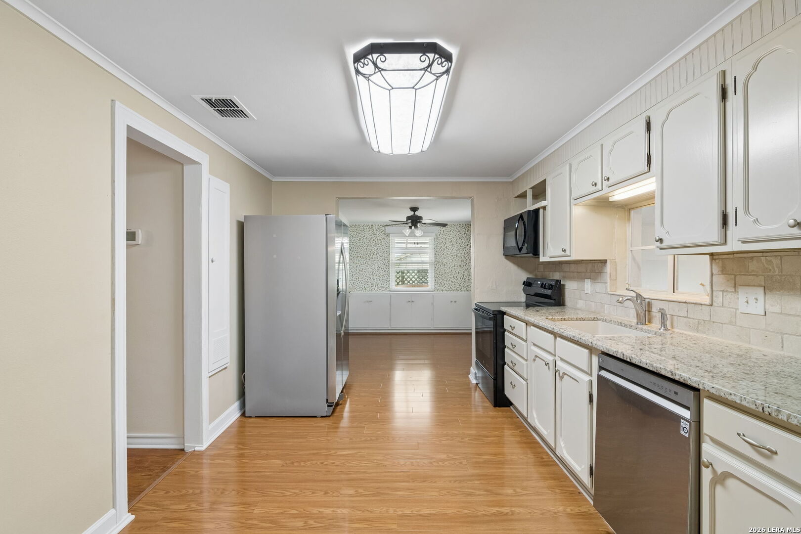 225 North Street Boerne, TX 78006 - Photo 7 of 25