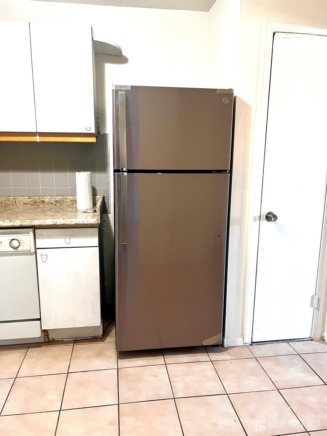 491 College Drive Edison, NJ 08817 - Photo 20 of 36