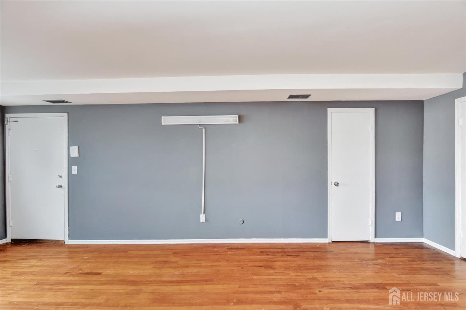 491 College Drive Edison, NJ 08817 - Photo 10 of 36