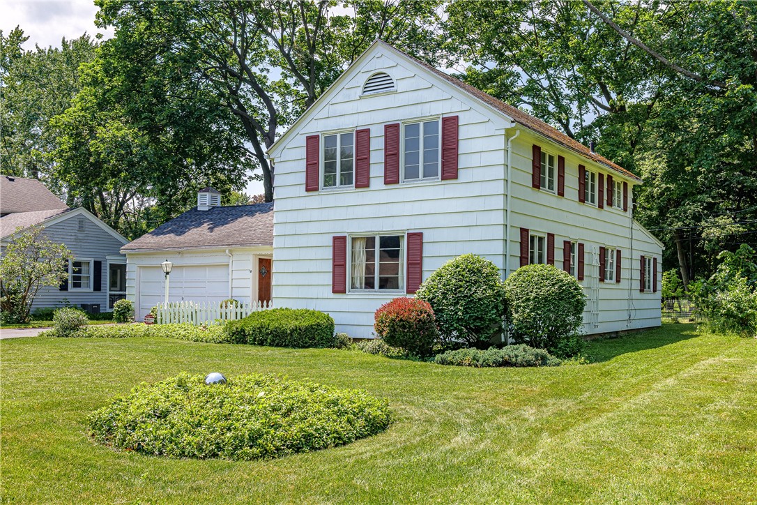 33 Irving Road Rochester, NY 14618 - Photo 3 of 43