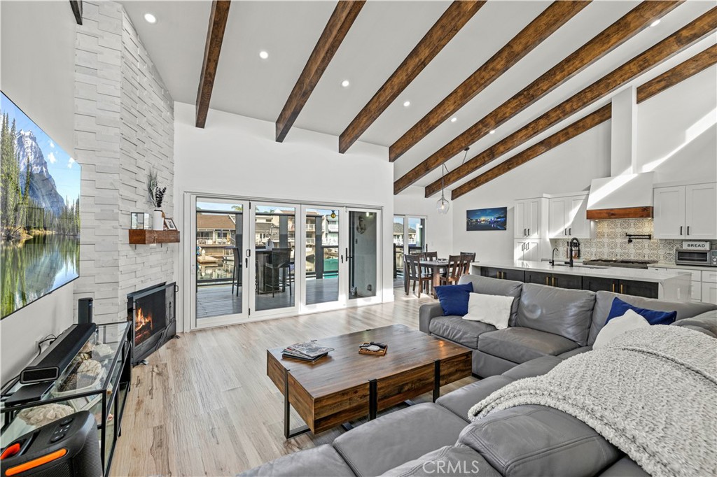 4577 Gateshead Oxnard, CA 93035 - Photo 13 of 47