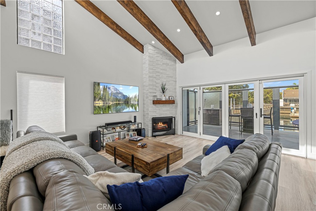 4577 Gateshead Oxnard, CA 93035 - Photo 15 of 47