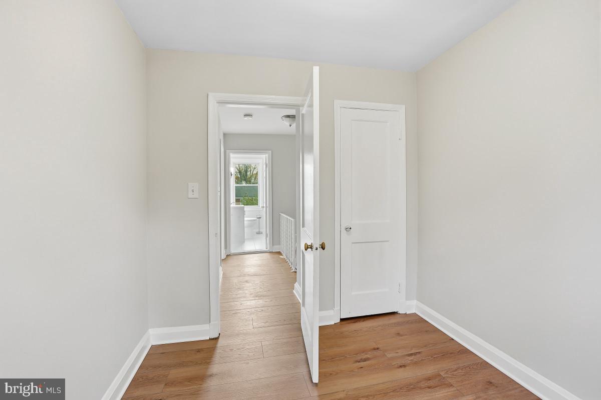 162 Cherrydell Road Baltimore, MD 21228 - Photo 22 of 31 Bright and inviting entryway space.