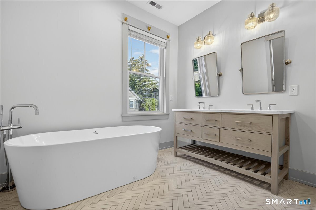 79 Thorpe Street, Unit 79 Fairfield, CT 06824 - Photo 23 of 40
