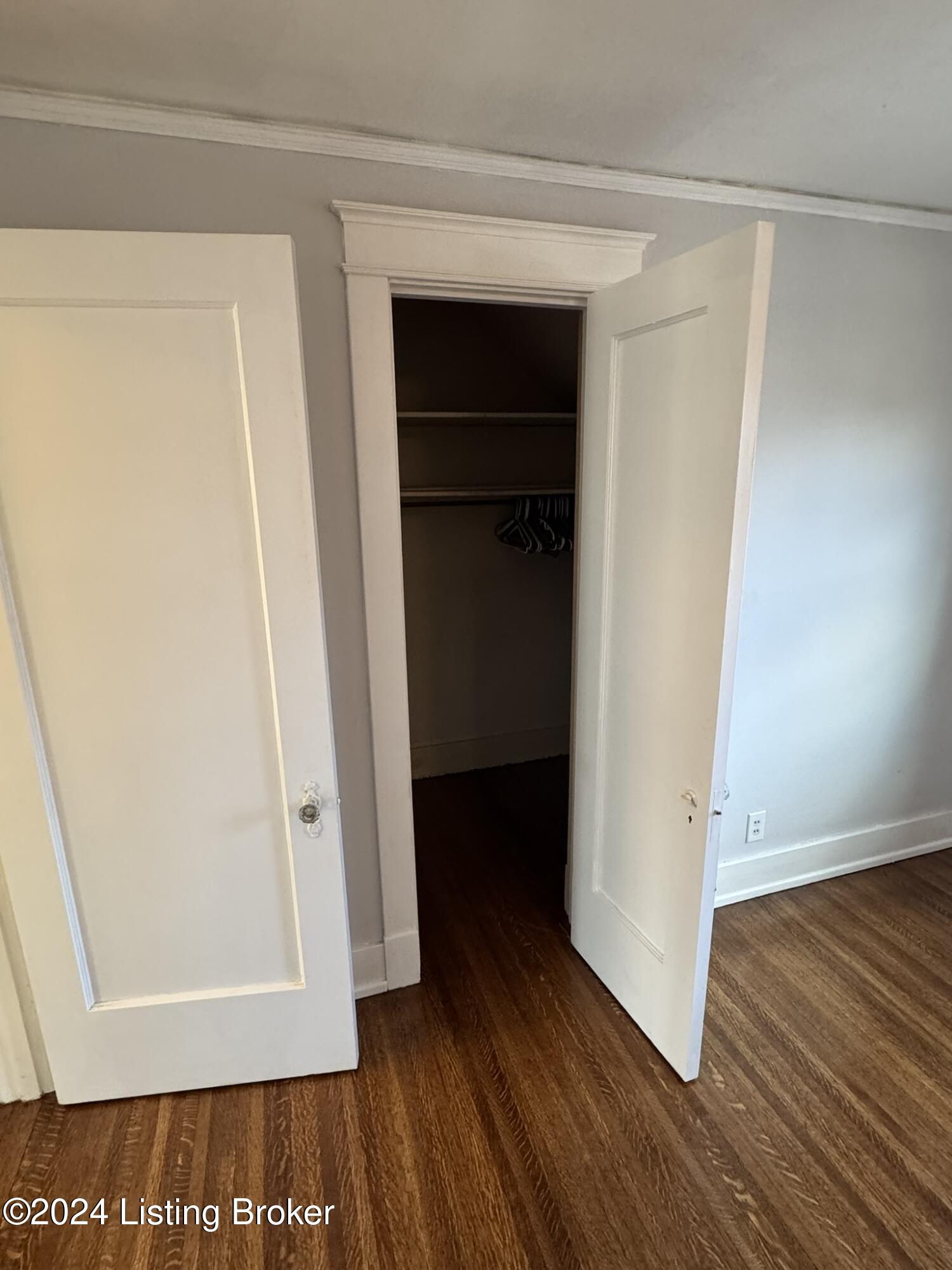 3520 Lexington Road Louisville, KY 40207 - Photo 12 of 22 Walk-in closets