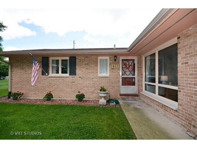 1601 Meadows Road Geneva, IL 60134 - Photo 1 of 16
