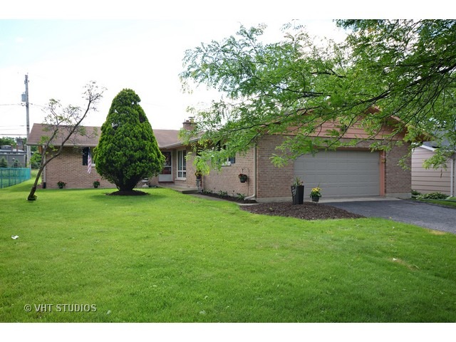 1601 Meadows Road Geneva, IL 60134 - Photo 2 of 16