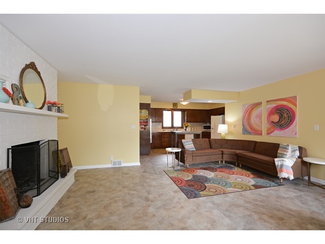 1601 Meadows Road Geneva, IL 60134 - Photo 5 of 16
