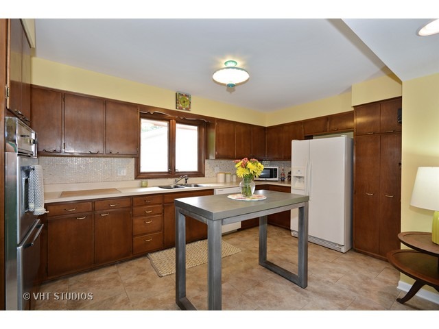1601 Meadows Road Geneva, IL 60134 - Photo 7 of 16
