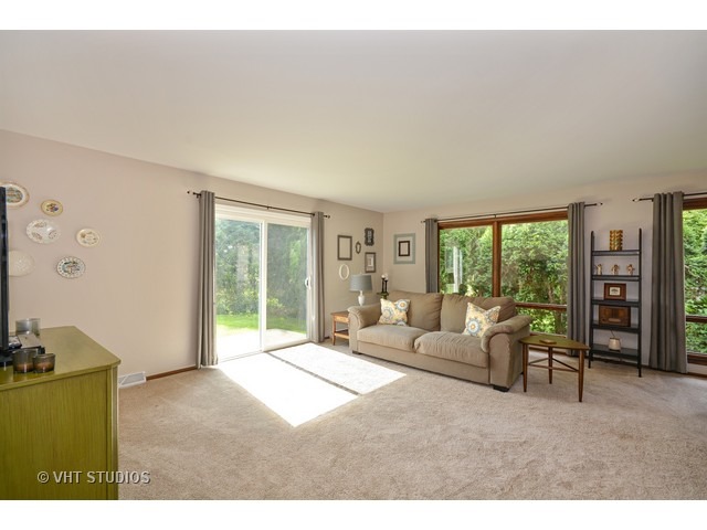 1601 Meadows Road Geneva, IL 60134 - Photo 9 of 16