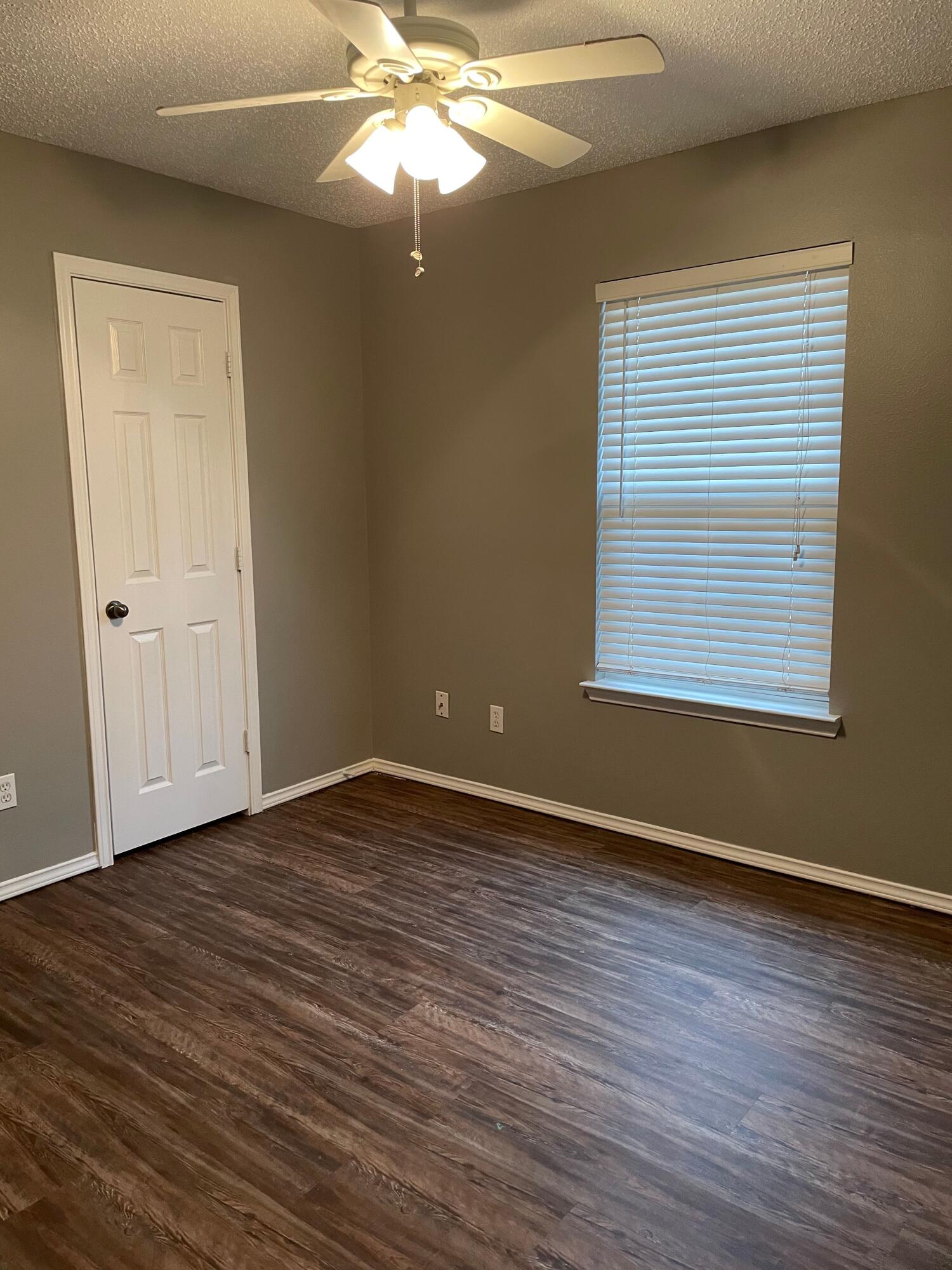 6514 89th Street Lubbock, TX 79424 - Photo 8 of 10 Bedroom 3