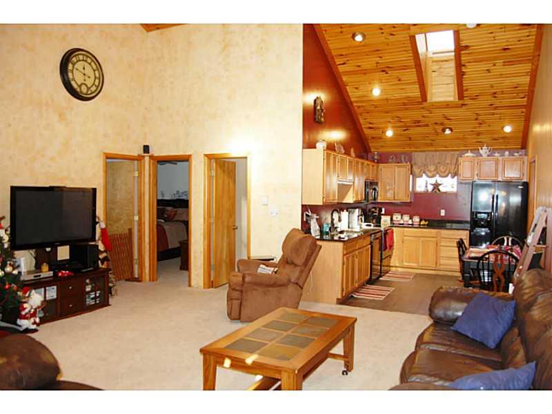 204 Snowshoe Road Acme, PA 15610 - Photo 8 of 25 Living Room.