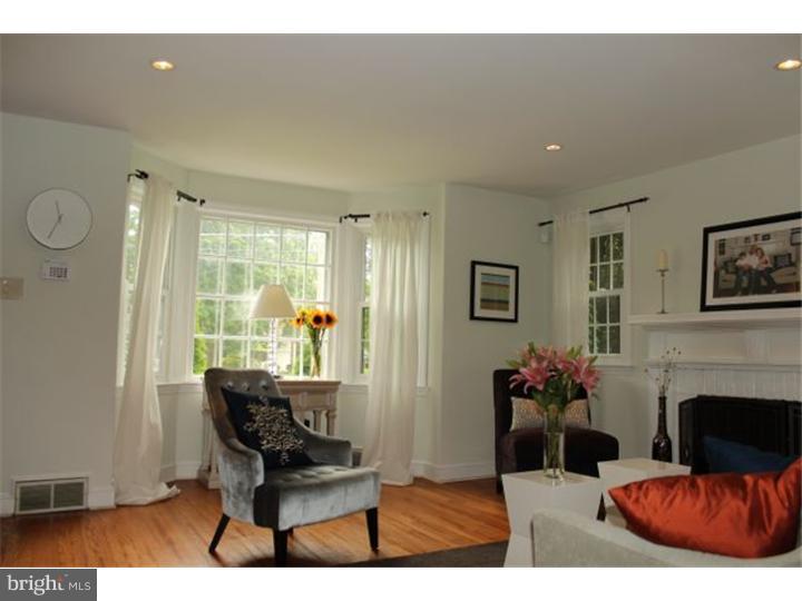 262 Bewley Road Haddon Township, NJ 08033 - Photo 3 of 23 Living Room