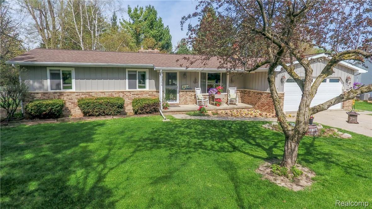 8364 Ridge Road Goodrich, MI 48438 - Photo 3 of 35 Immaculately Maintained