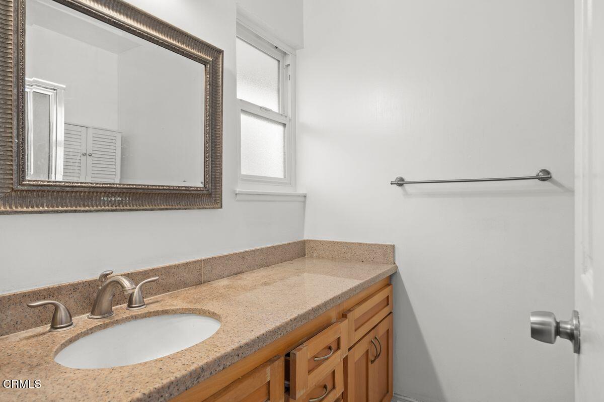 2112 Miramar Walk Oxnard, CA 93035 - Photo 5 of 11 photo_offline_003