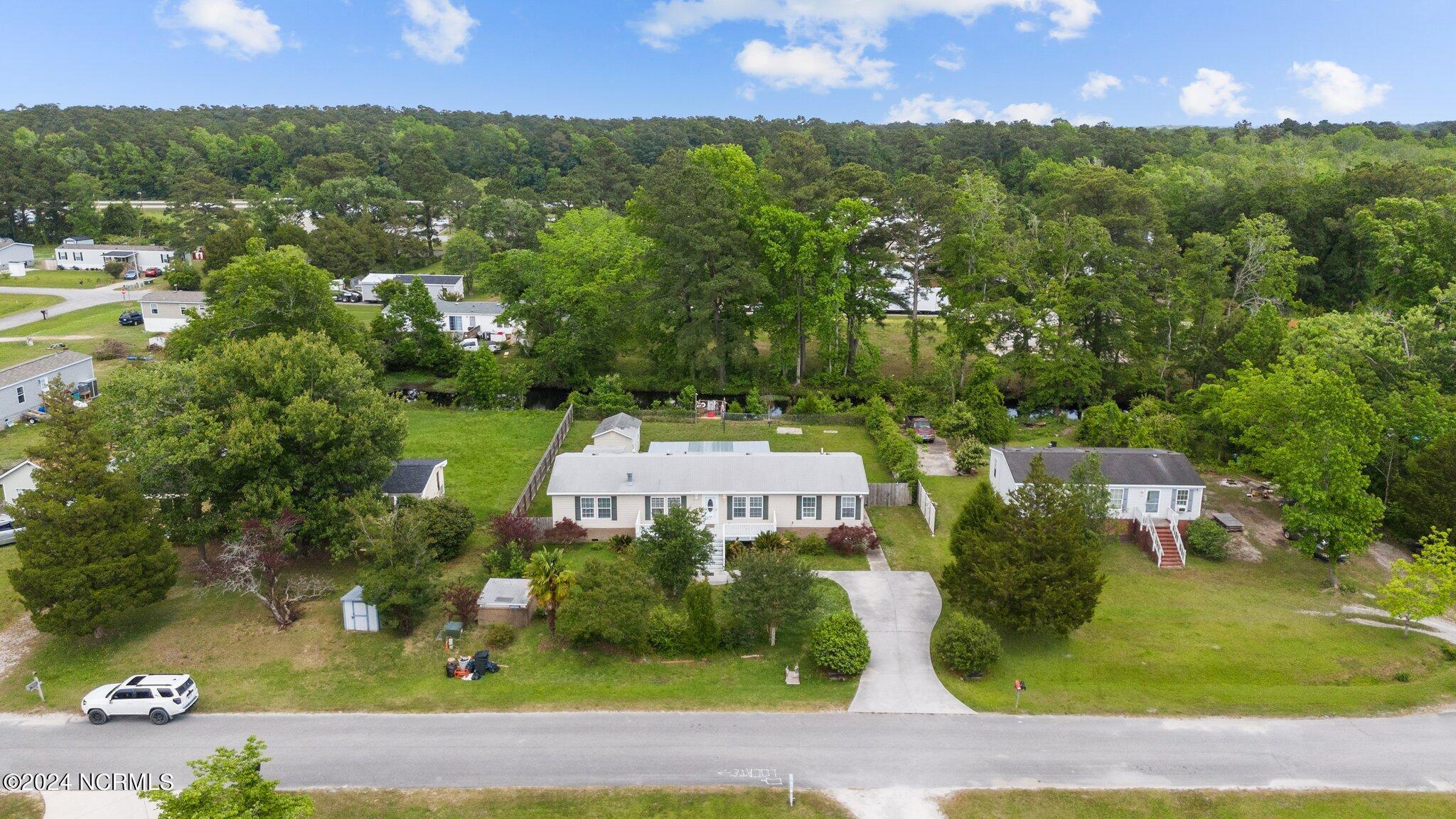 263 Hilltop Road Newport, NC 28570 - Photo 32 of 52 47-web-or-mls-DJI_20240508134642_0039_D
