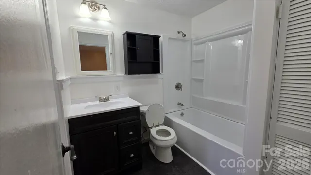 $528,000 | 1627 Greenville Highway, Hendersonville, NC 28792