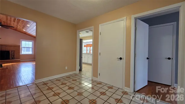 $528,000 | 1627 Greenville Highway, Hendersonville, NC 28792