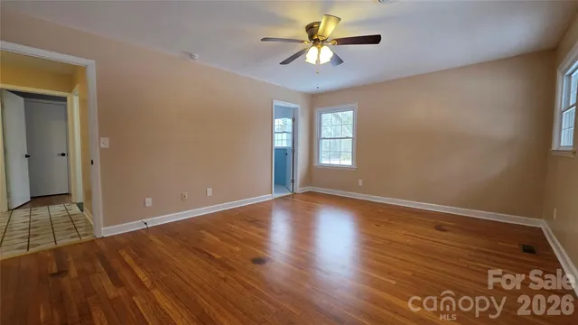 $528,000 | 1627 Greenville Highway, Hendersonville, NC 28792