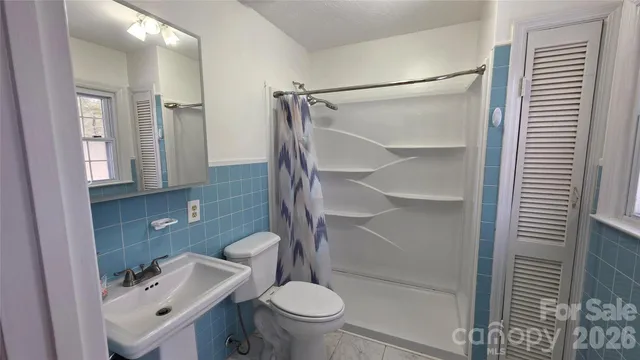 $528,000 | 1627 Greenville Highway, Hendersonville, NC 28792