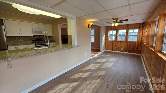 $528,000 | 1627 Greenville Highway, Hendersonville, NC 28792