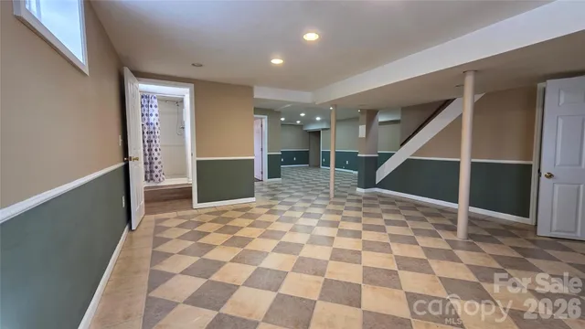 $528,000 | 1627 Greenville Highway, Hendersonville, NC 28792