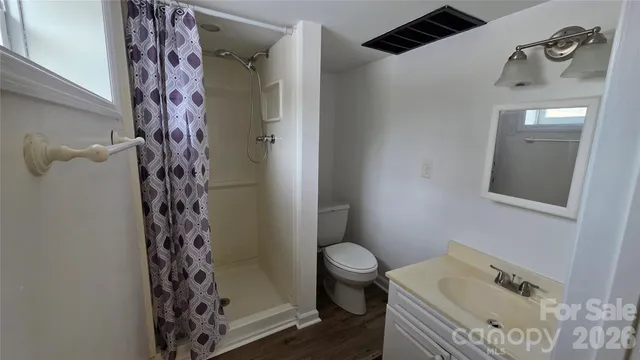 $528,000 | 1627 Greenville Highway, Hendersonville, NC 28792