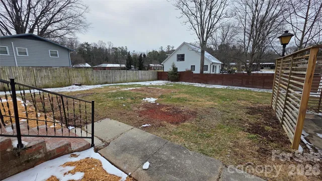 $528,000 | 1627 Greenville Highway, Hendersonville, NC 28792