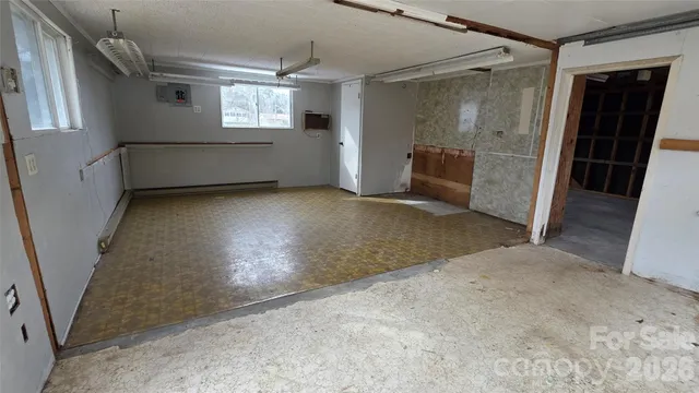 $528,000 | 1627 Greenville Highway, Hendersonville, NC 28792