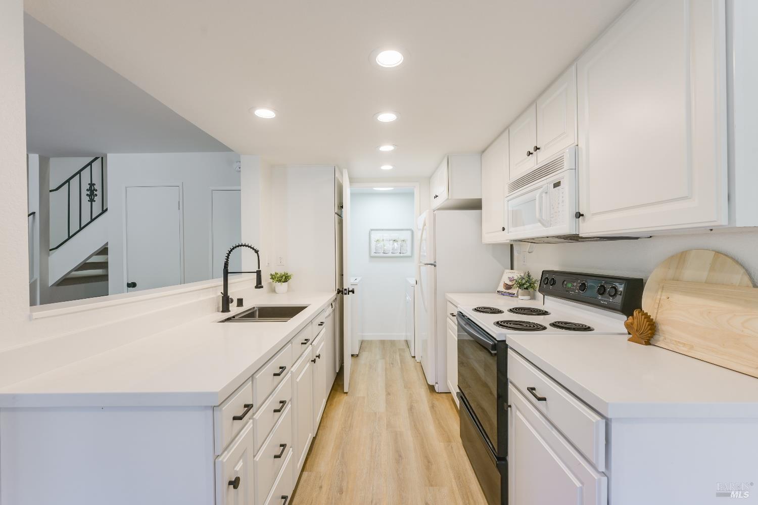 46 Dockside Circle San Rafael, CA 94903 - Photo 18 of 32