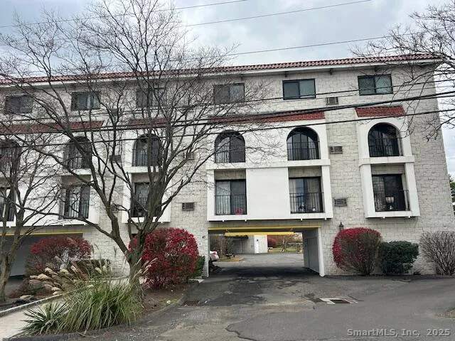 $2,000 | 43 A Seaview Avenue, Unit 12, Stamford, CT 06902