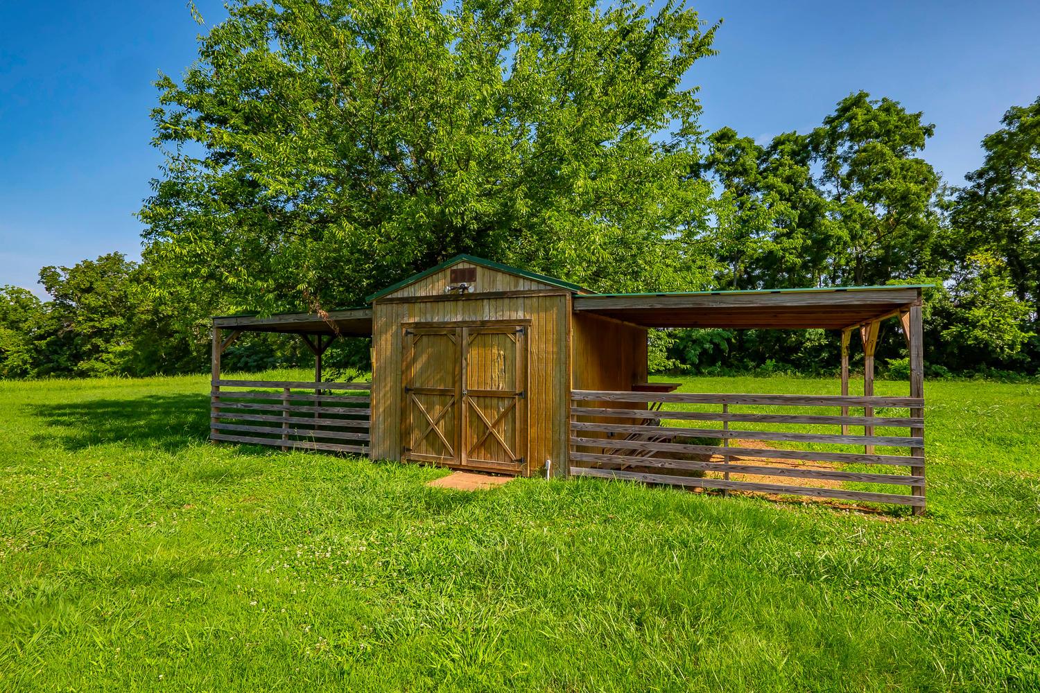 2634 Round Hill Road Lewisburg, TN 37091 - Photo 12 of 16 Shed and stables in back yard