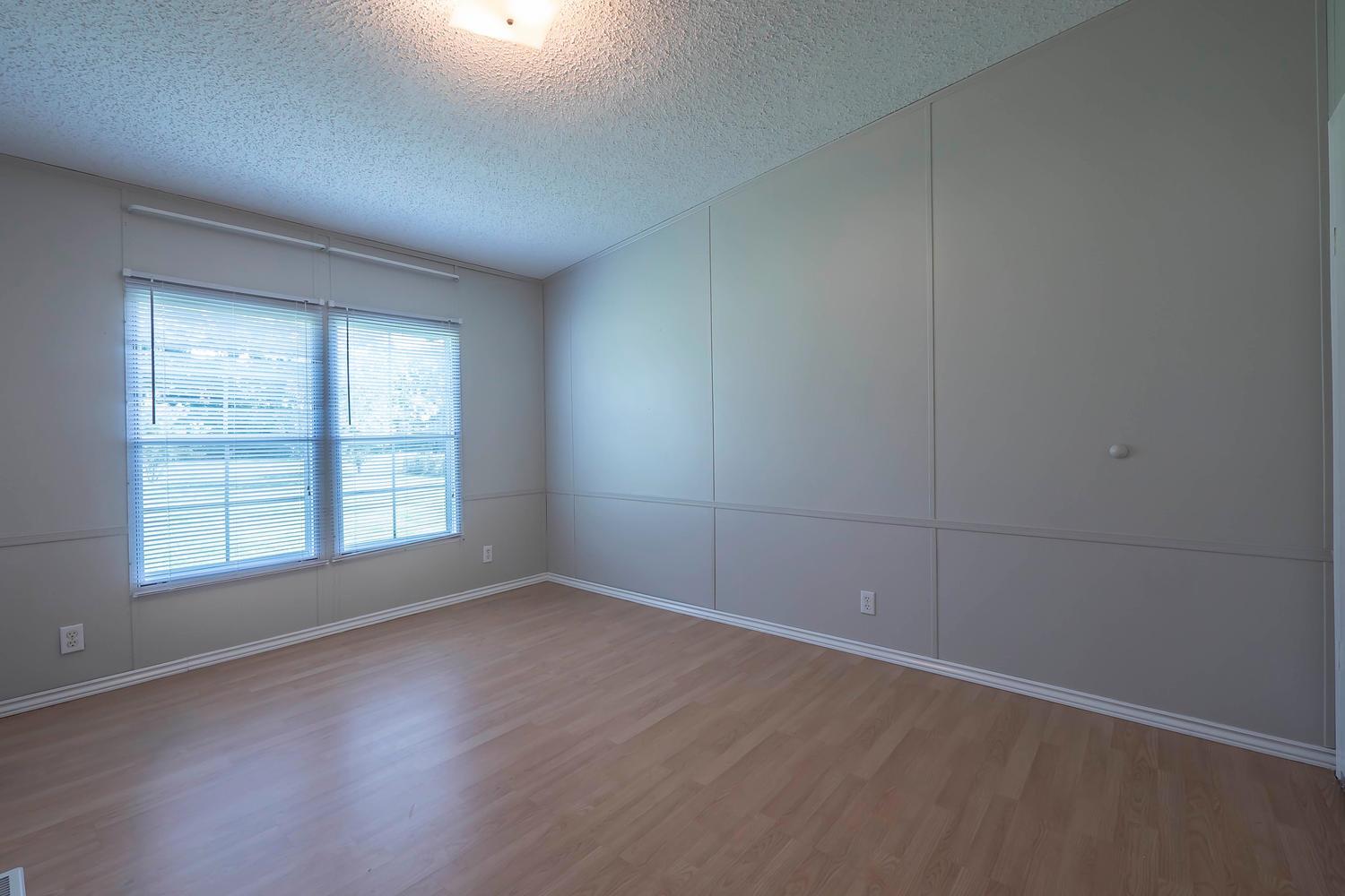 2634 Round Hill Road Lewisburg, TN 37091 - Photo 8 of 16 Fresh paint and bright room throughout