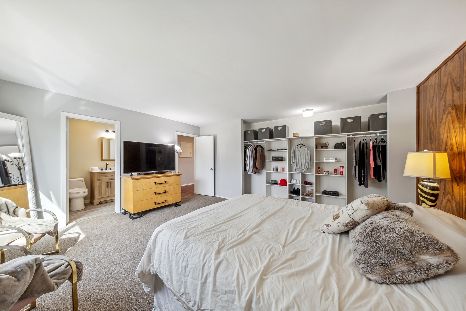 5750 Timberlane Road Matteson, IL 60443 - Photo 9 of 15 a bedroom with a bed and flat screen tv