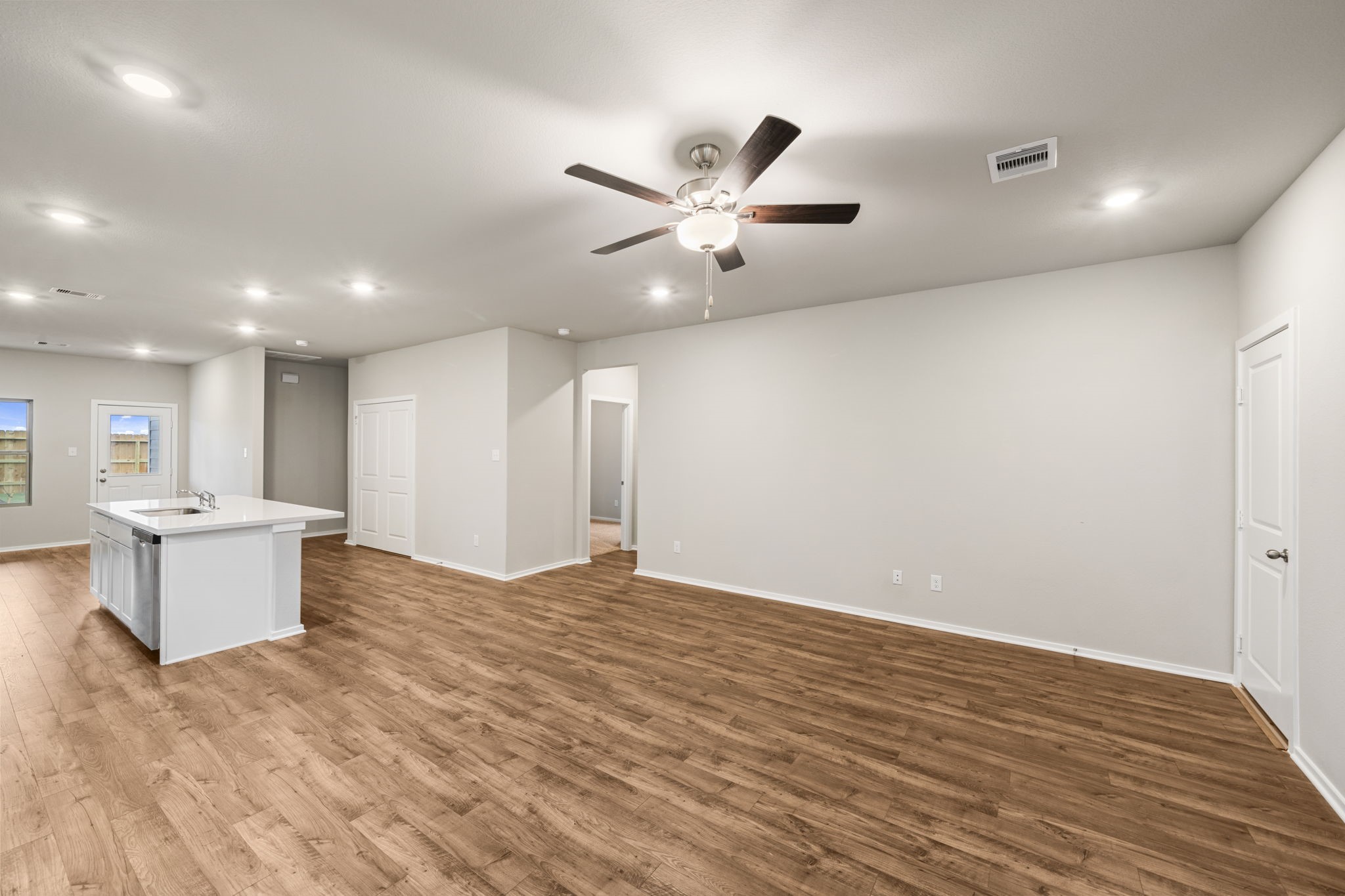 12182 Ridge Top Drive Conroe, TX 77304 - Photo 11 of 27