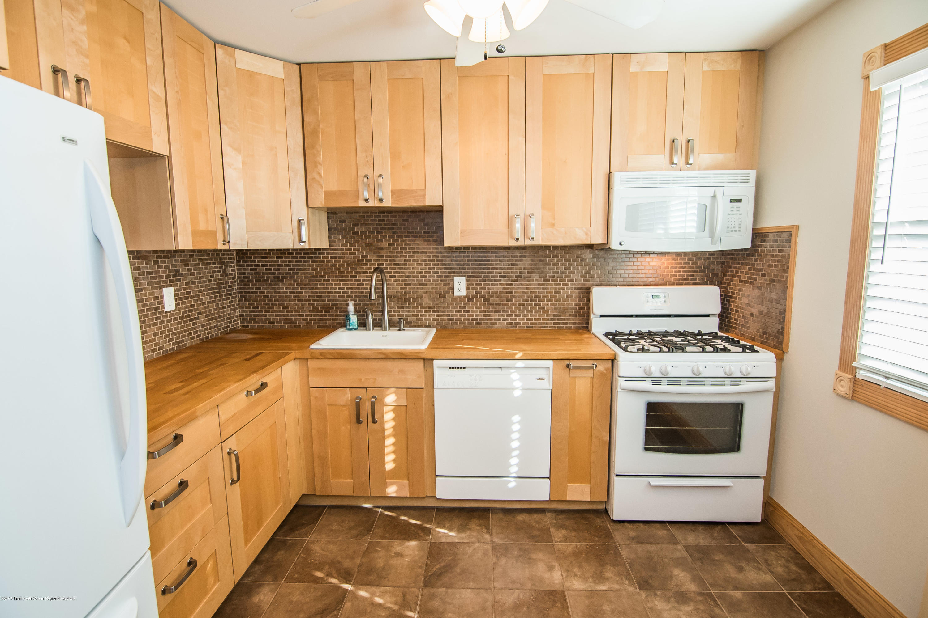 60 County Road, Unit C016 Cliffwood, NJ 07721 - Photo 4 of 38 Listing Photo -13