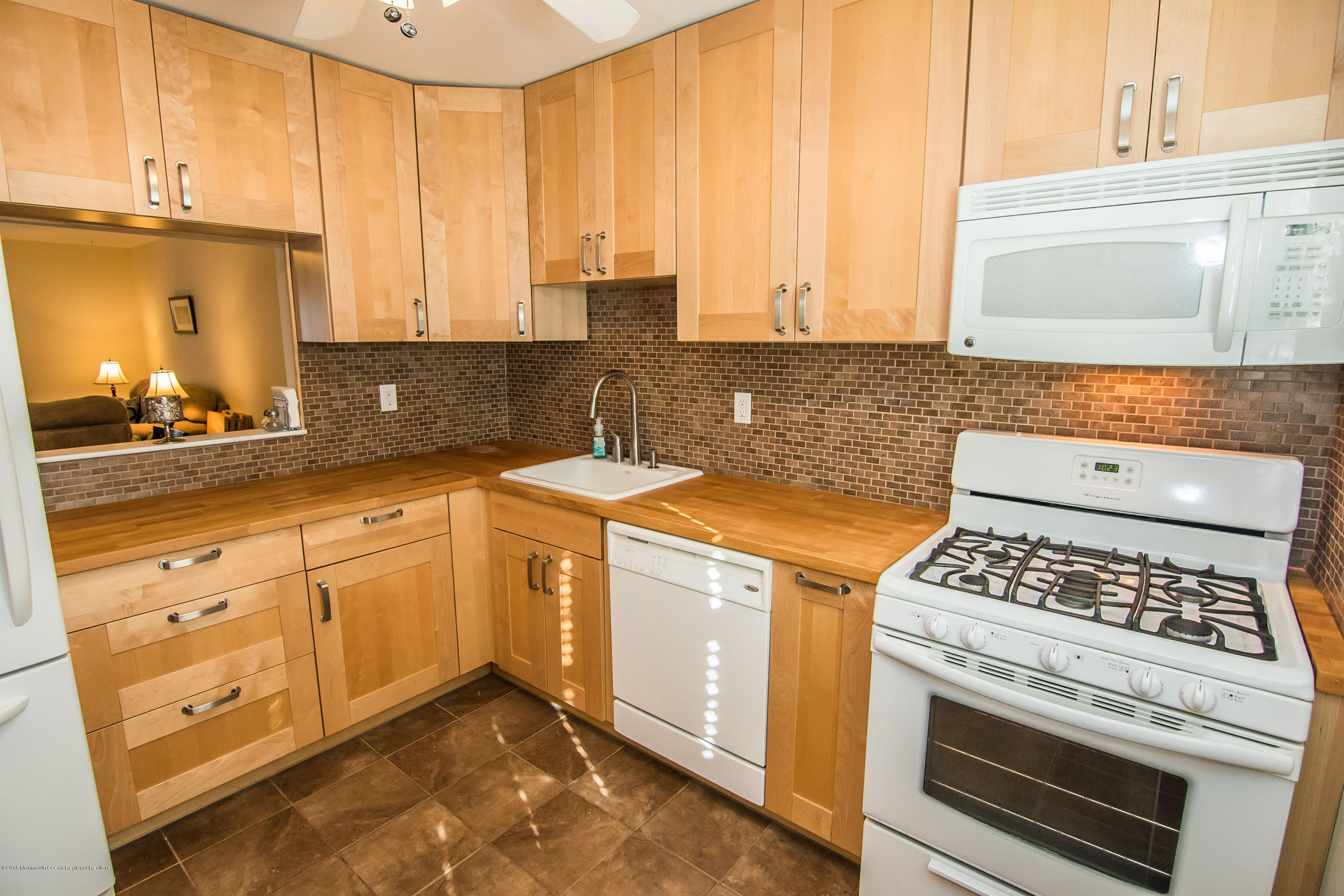 60 County Road, Unit C016 Cliffwood, NJ 07721 - Photo 5 of 38 Listing Photo -14