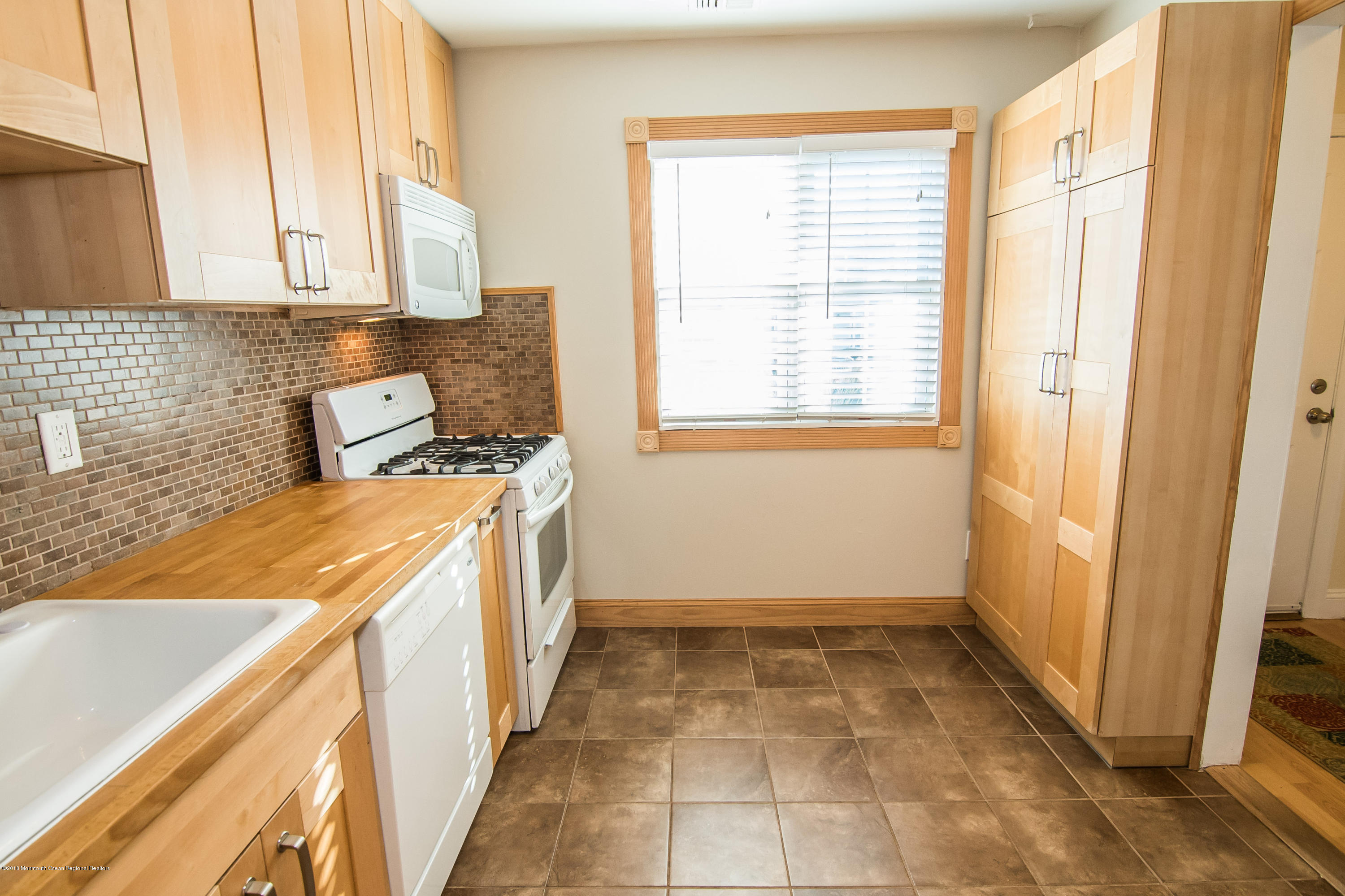 60 County Road, Unit C016 Cliffwood, NJ 07721 - Photo 7 of 38 Listing Photo -17