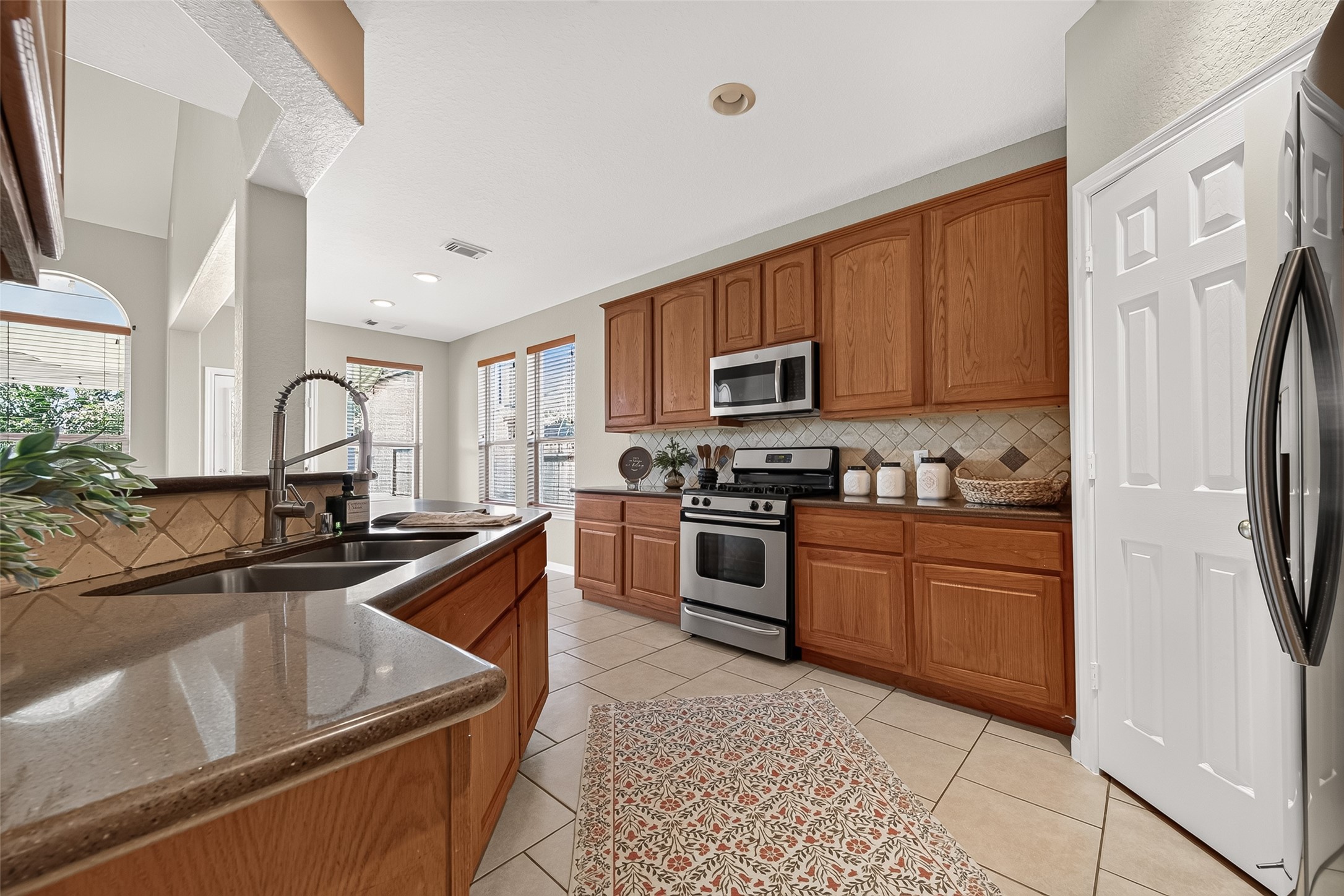 4326 Country Oaks Court Spring, TX 77388 - Photo 15 of 47
